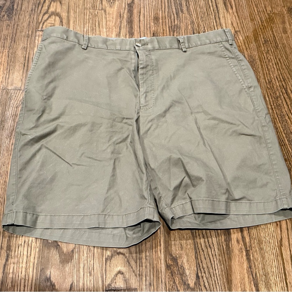 Peter Millar Green Flat Front Shorts